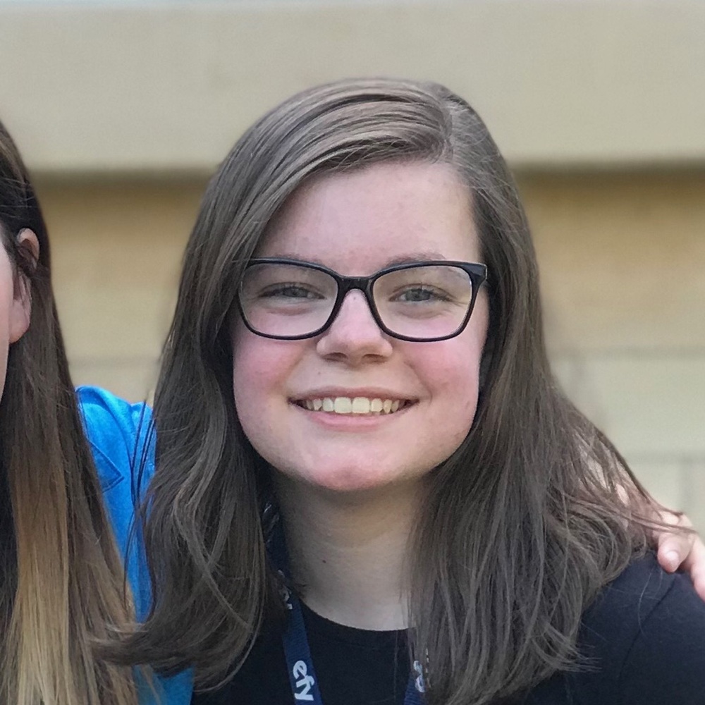 Meet your Posher, Chloe